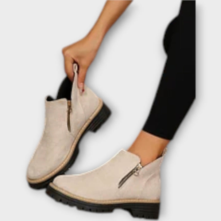 Elegant Boots with High Comfort