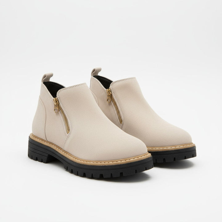 Elegant Boots with High Comfort